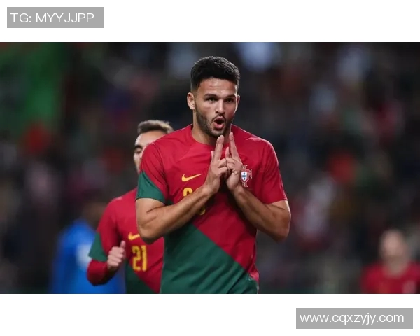 12号前锋超级足球明星的传奇之路与辉煌成就解析